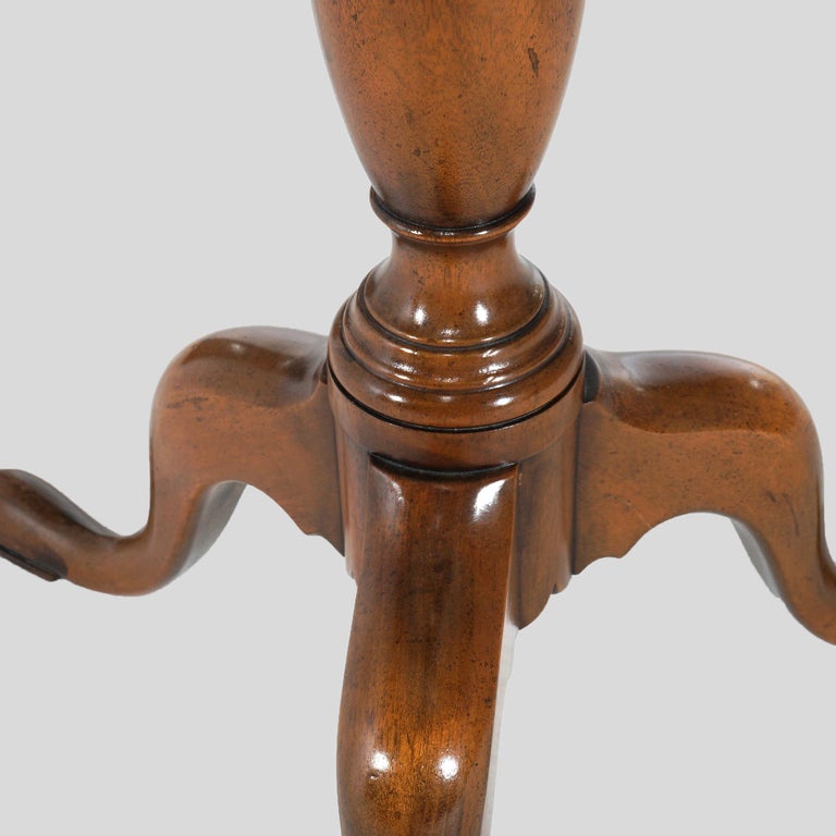 Kittinger Williamsburg Queen Anne Style Mahogany Tilt Top Candle Stand 20thC
