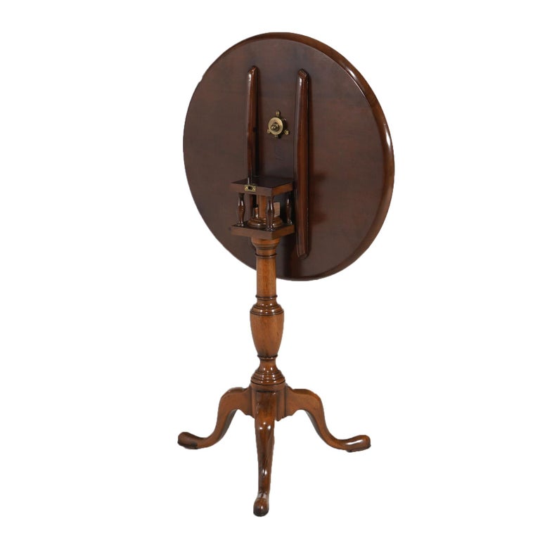 Kittinger Williamsburg Queen Anne Style Mahogany Tilt Top Candle Stand 20thC