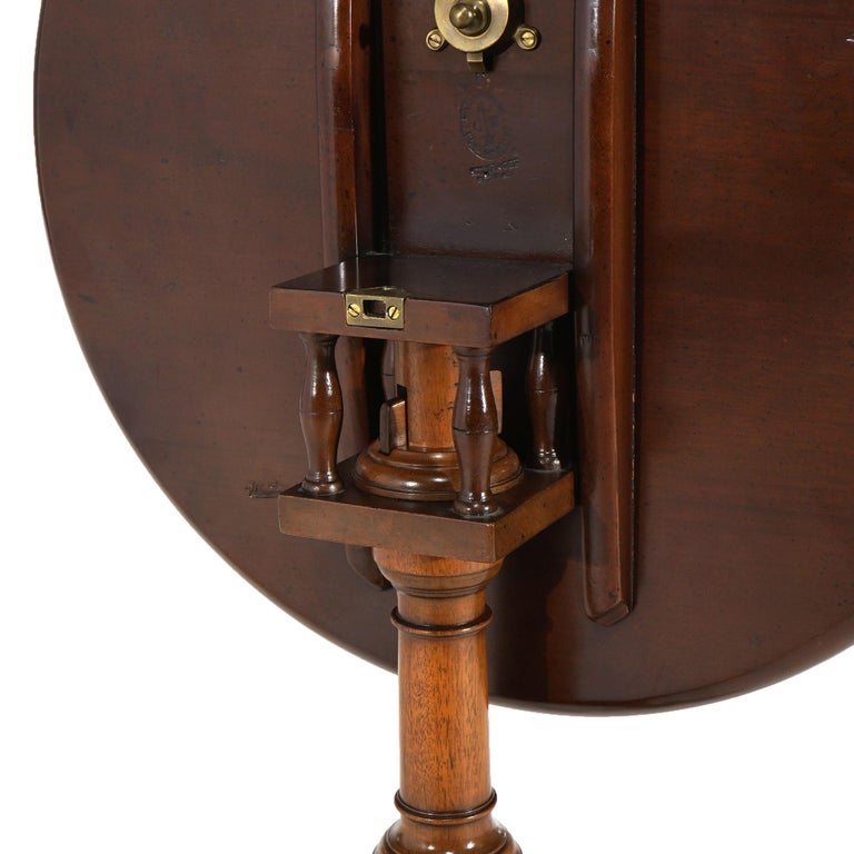 Kittinger Williamsburg Queen Anne Style Mahogany Tilt Top Candle Stand 20thC