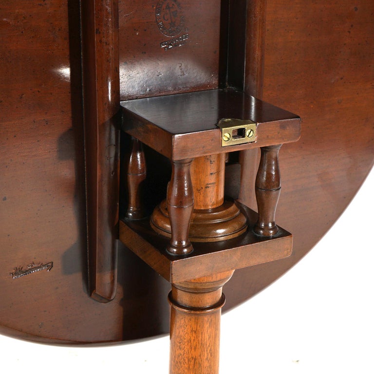 Kittinger Williamsburg Queen Anne Style Mahogany Tilt Top Candle Stand 20thC