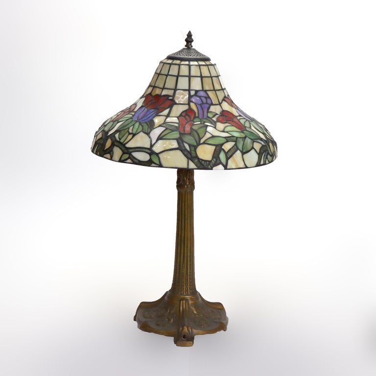 Arts & Crafts Leaded Stained Glass Table Lamp 20thC
