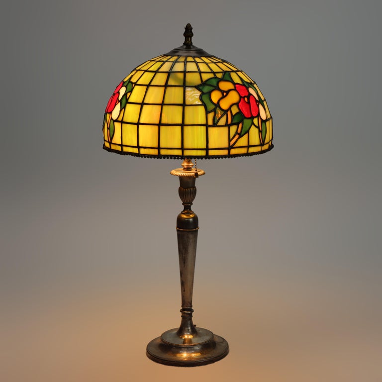 Arts & Crafts Leaded Stained Glass Table Lamp 20thC