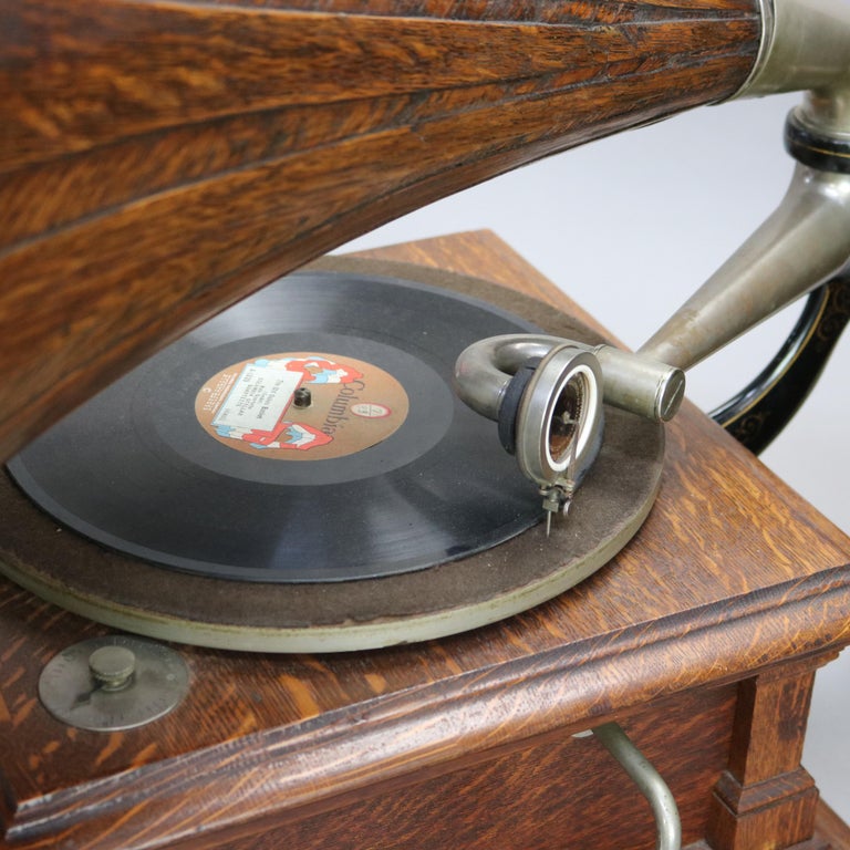Antique Victor Victrola V Oak Phonograph with Oak Horn & Vinyl Records C1910