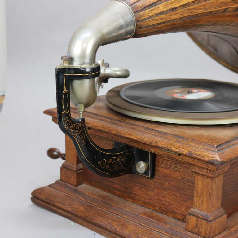 Antique Victor Victrola V Oak Phonograph with Oak Horn & Vinyl Records C1910