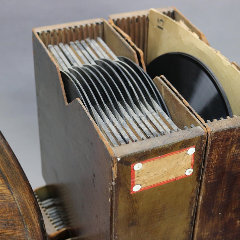 Antique Victor Victrola V Oak Phonograph with Oak Horn & Vinyl Records C1910
