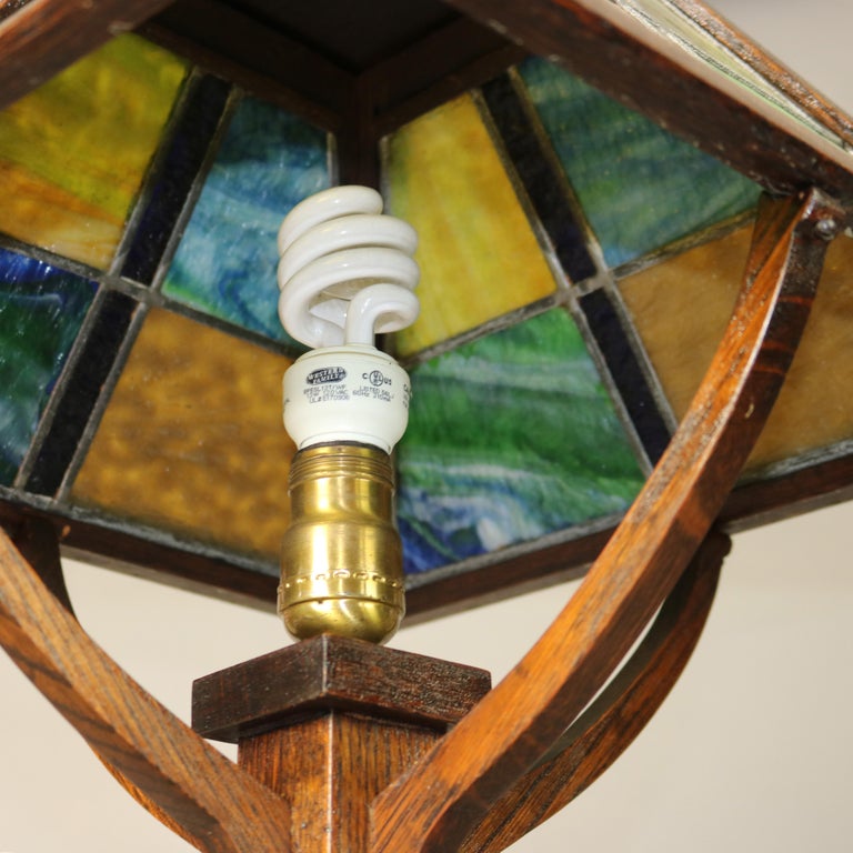 Antique Prairie School Arts and Crafts Oak Framed Slag Glass Table Lamp C1920