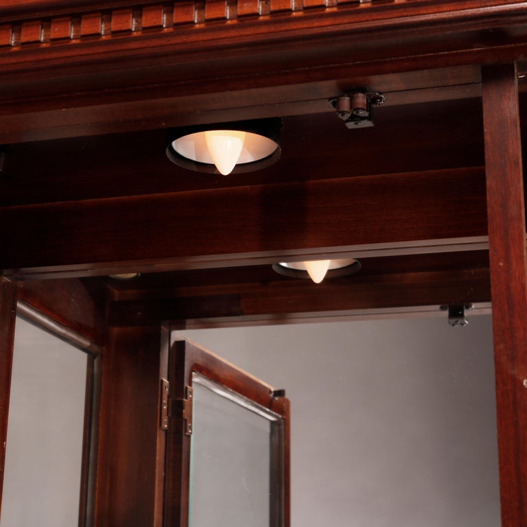 Federal Style Carved Mahogany Mirrored Display Cabinet by Pulaski, 20th C