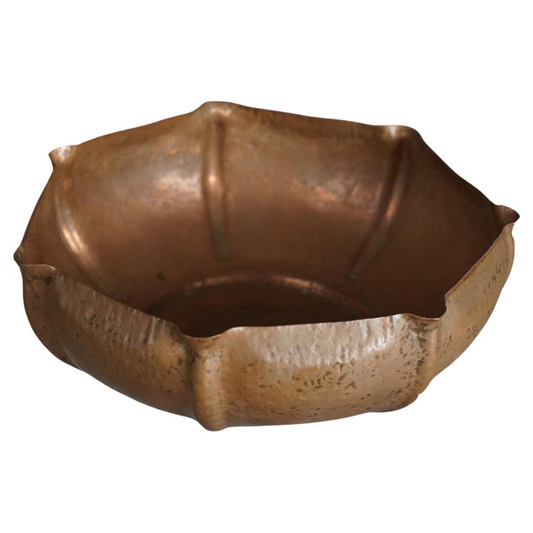 Antique Arts & Crafts Hammered Copper Center Bowl with Maker Stamp C1910