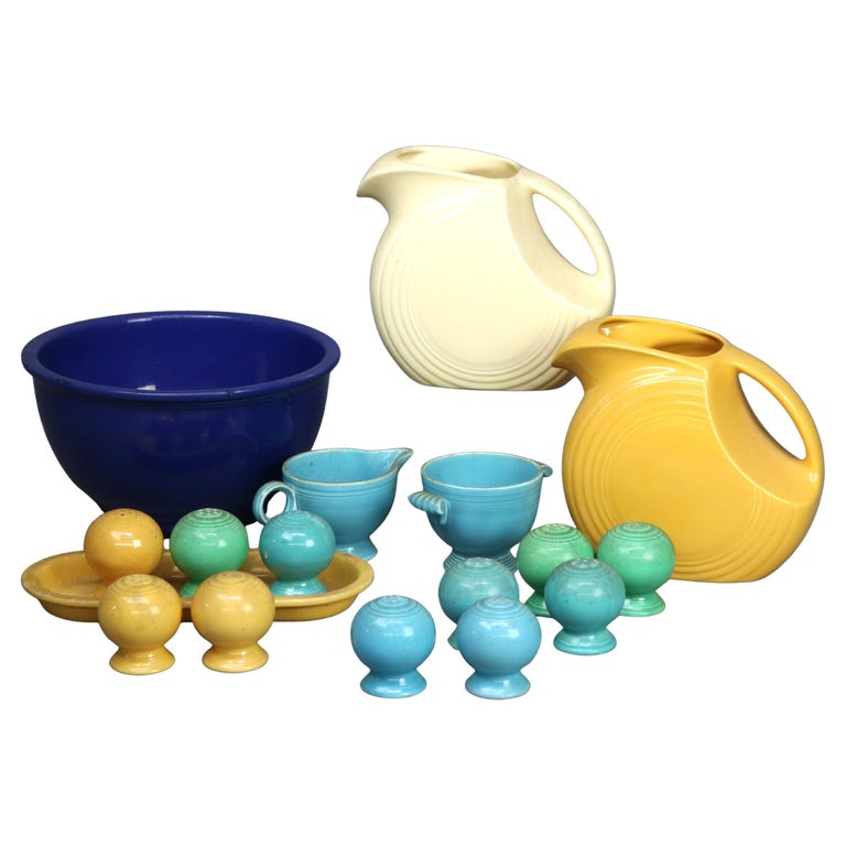 17 Pieces of Vintage Fiestaware Pottery C1960