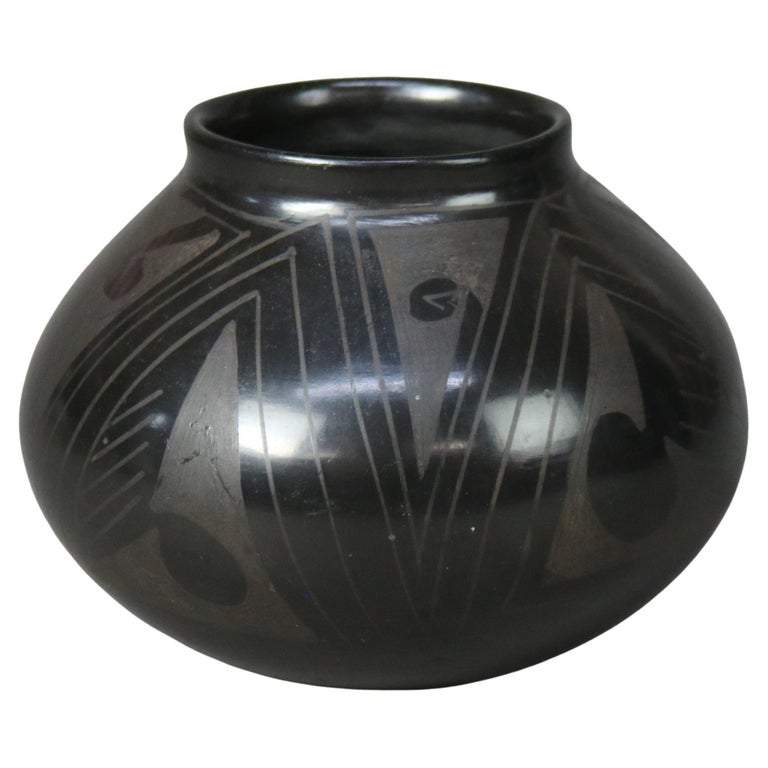 Mata Ortiz Black on Black Nicolas Signed Silveira Pottery Vase C1920