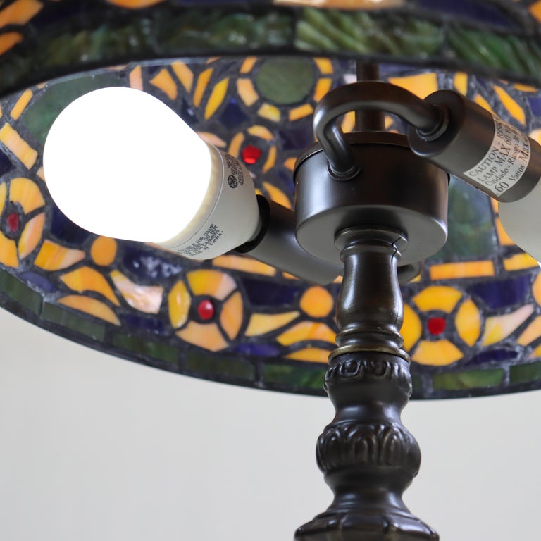 Arts & Crafts Leaded Stained Glass Table Lamp 20thC