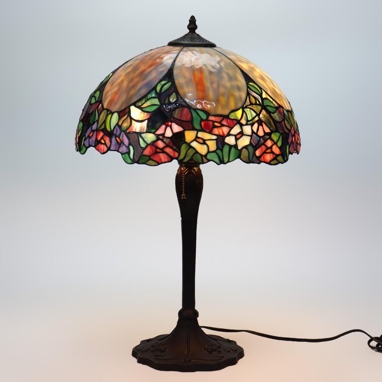 Arts & Crafts Leaded Stained Glass Table Lamp 20thC