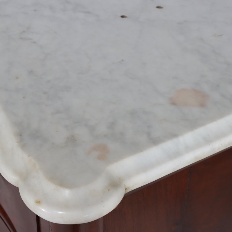 Renaissance Revival Flame Mahogany Serpentine 4-Drawer Marble Top Dresser