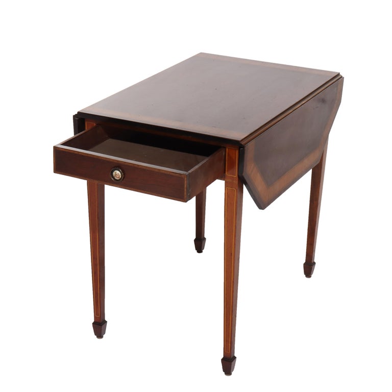 Antique Pembroke Style Banded & Inlaid Mahogany Drop Leaf Table c1920