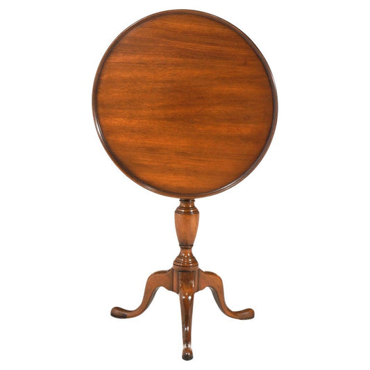 Kittinger Williamsburg Queen Anne Style Mahogany Tilt Top Candle Stand 20thC