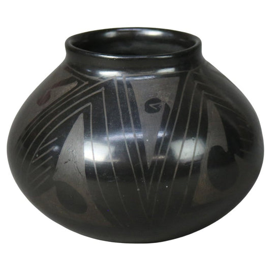 Mata Ortiz Black on Black Nicolas Signed Silveira Pottery Vase C1920
